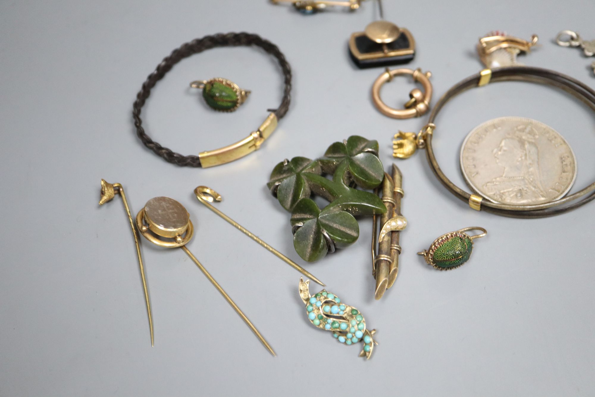 A group of assorted antique jewellery etc., to include: